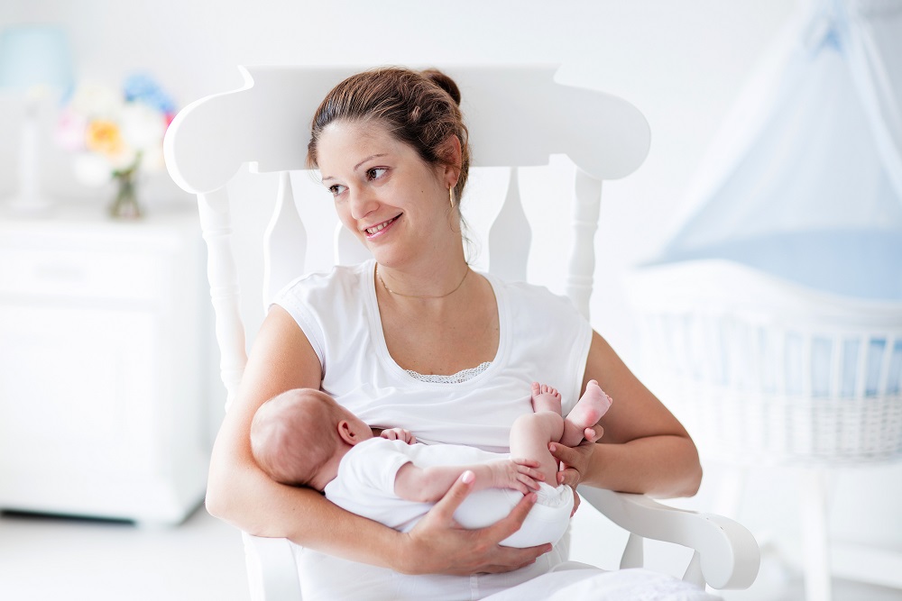 Being a new mom can be overwhelming! These breastfeeding tips will help both pregnant women and mothers with newborns who are planning to breastfeed their babies. These tips are based on the experiences of a mom who nursed two children and what worked to make the postpartum breastfeeding period go smoother.
