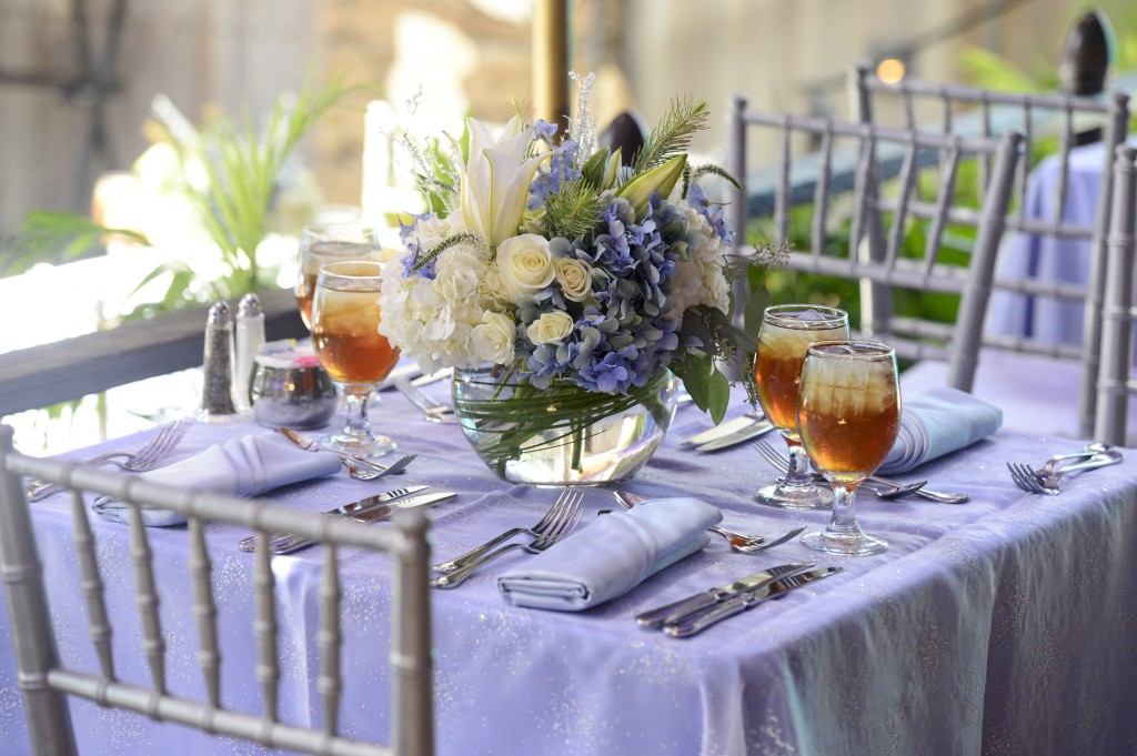 disneyland aladdin oasis table setting