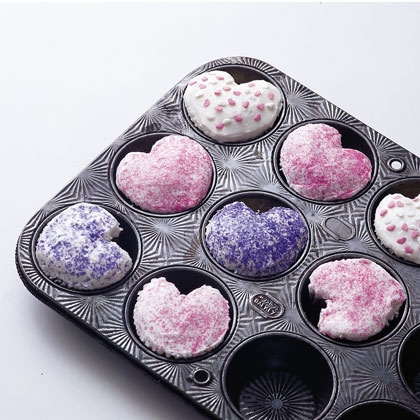 cupids-cupcakes-valentines-day-recipe-photo-420-FF0200ALM2A05