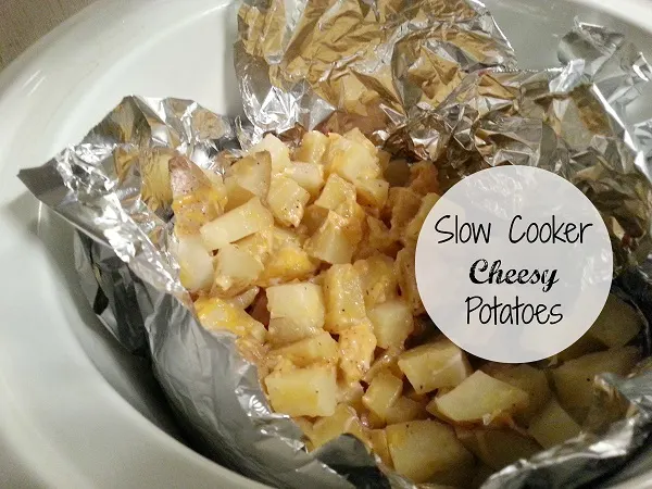 Slow Cooker Cheesy Potatoes #crockpot