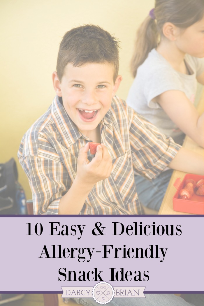 Food allergies can make it difficult and unsafe for kids to enjoy treats at parties. These snacks work well for birthday parties, school events, and play dates. If you want a worry-free snack that everyone can enjoy, here are some fun and delicious allergy friendly snack ideas that kids will love to eat!