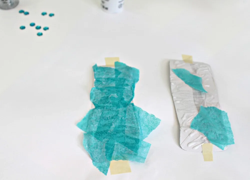 Making Disney Frozen paper roll bracelet craft
