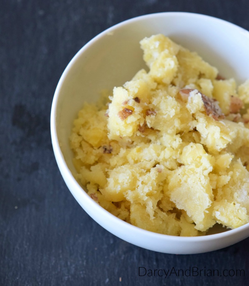 Give leftover mashed potatoes a new lease on life with this cheesy potato bombs recipe.