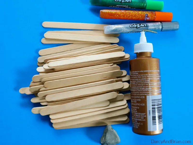 These are the craft supplies you will need to make this Father's Day kids craft.