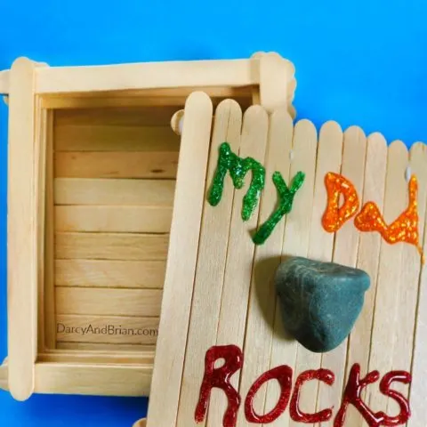 Are you looking for a fun and easy homemade Father's Day gift idea? The kids will enjoy making this Dad Rocks Keepsake Box popsicle craft. This is a great way to get the kids involved in gift giving. The box can be the gift or it can double as the gift holder!