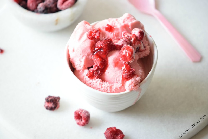 Looking for recipes to make with your fresh strawberries? Going strawberry picking is a fun family pastime which may leave you with more berries than you know what to do with. With a handful of ingredients, you can make your own ice cream at home to enjoy this summer. Make this homemade strawberry ice cream recipe with or without an ice cream maker!