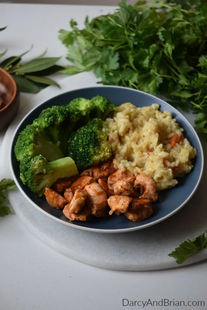 Looking for quick and easy meal ideas? This honey garlic chicken recipe is simple, flavorful, and ready in a little over 30 minutes. Add this easy dinner recipe to your meal plan rotation. It's perfect for busy nights!