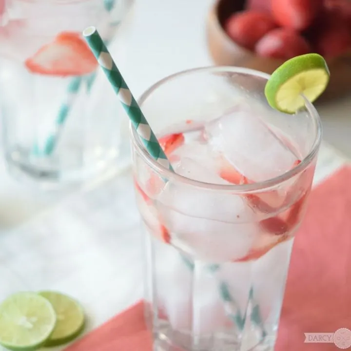 Tired of plain water, but want something different to drink? This refreshing Strawberry Lime Spritzer is a super easy non-alcoholic drink recipe. The best part? You can easy make a single drink or make more for a baby shower, girls night in, or for a birthday party.