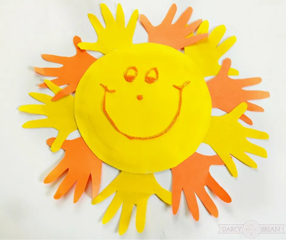 Looking for fun and easy preschool crafts to do at home? Make a handprint sun paper plate craft with your kids using minimal materials. Great for toddlers too!