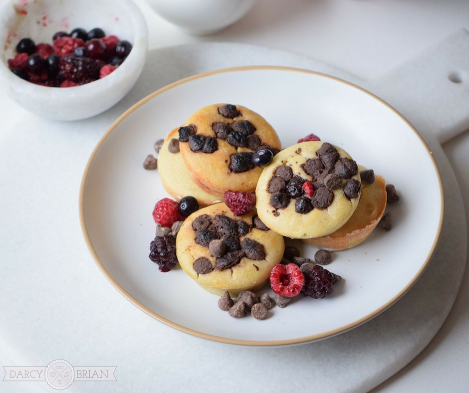 Looking for a delicious fall breakfast recipe? Make these quick and easy Pumpkin Chocolate Chip Pancake Bites. They are kid-friendly and perfect for busy school mornings!