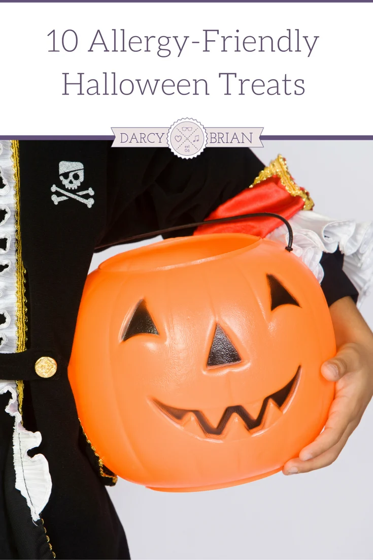 Keep Halloween safe and fun for kids with food allergies by offering allergy-friendly treats. Kids love dressing up in costumes to go trick or treating, but having a food allergy can make Halloween candy extra scary. Whether or not you have a Teal Pumpkin on your doorstep, you can offer safer alternate options such as non-food treats to hand out.
