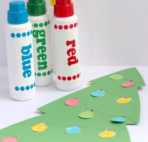 Fun and easy Christmas tree kids craft using Dot Markers.