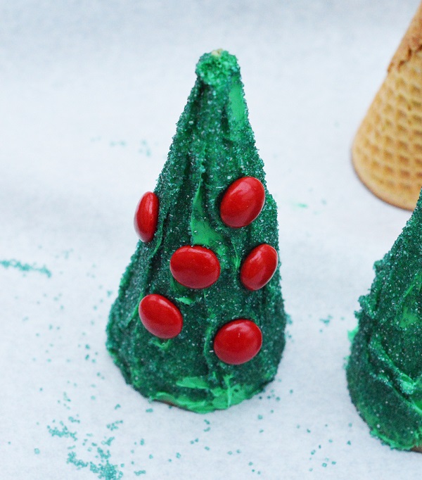 Fun and easy Christmas craft that kids can eat!