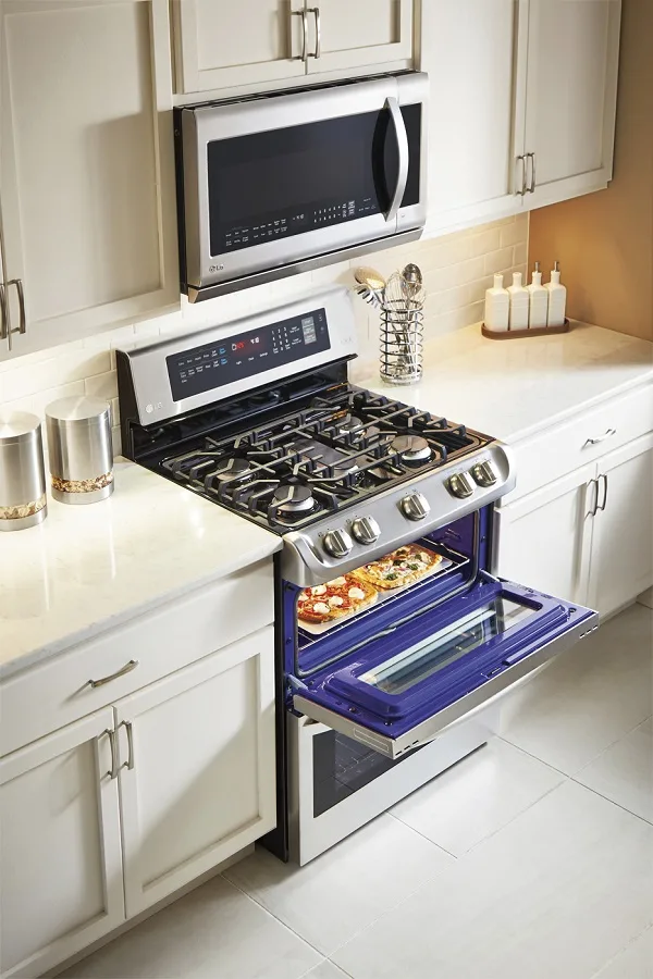 LG Double Oven for baking and cooking for the holidays