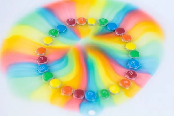 Use candy to create a rainbow and get little kids excited about science.