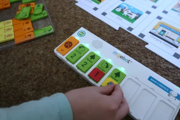 Child placing coding tags in Mojobot console