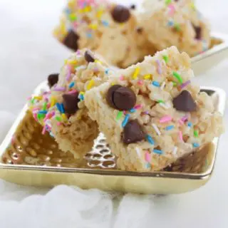 Fun unicorn rice krispie treats for birthday parties