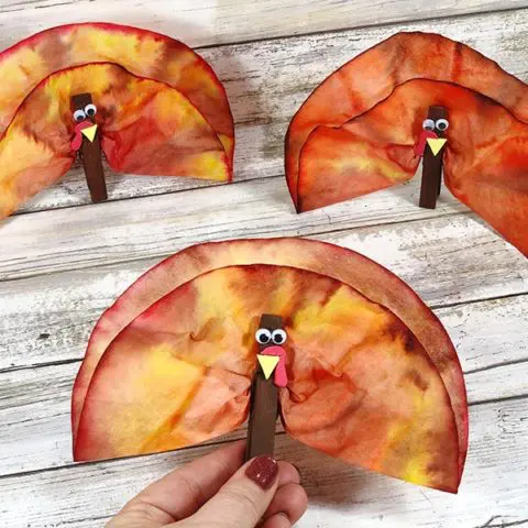 Finished coffee filter Thanksgiving turkeys craft project