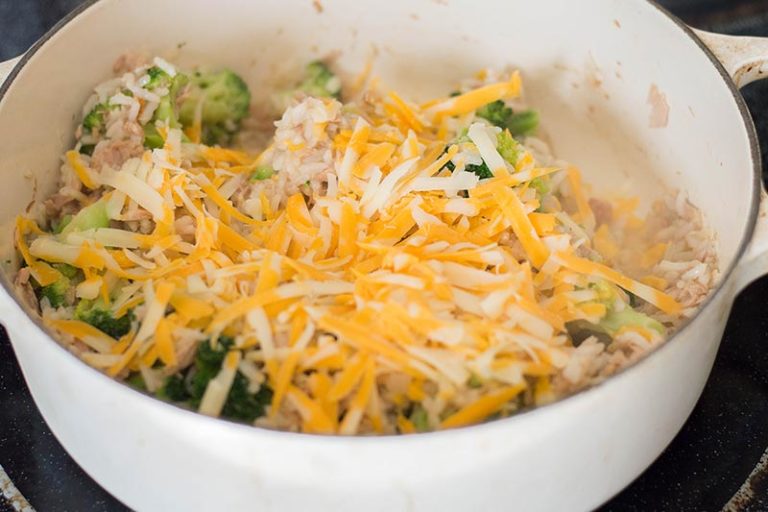 Easy Cheesy Tuna and Rice One Skillet Recipe