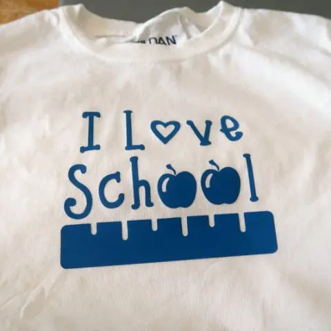 I Love School T-Shirt Cricut Tutorial