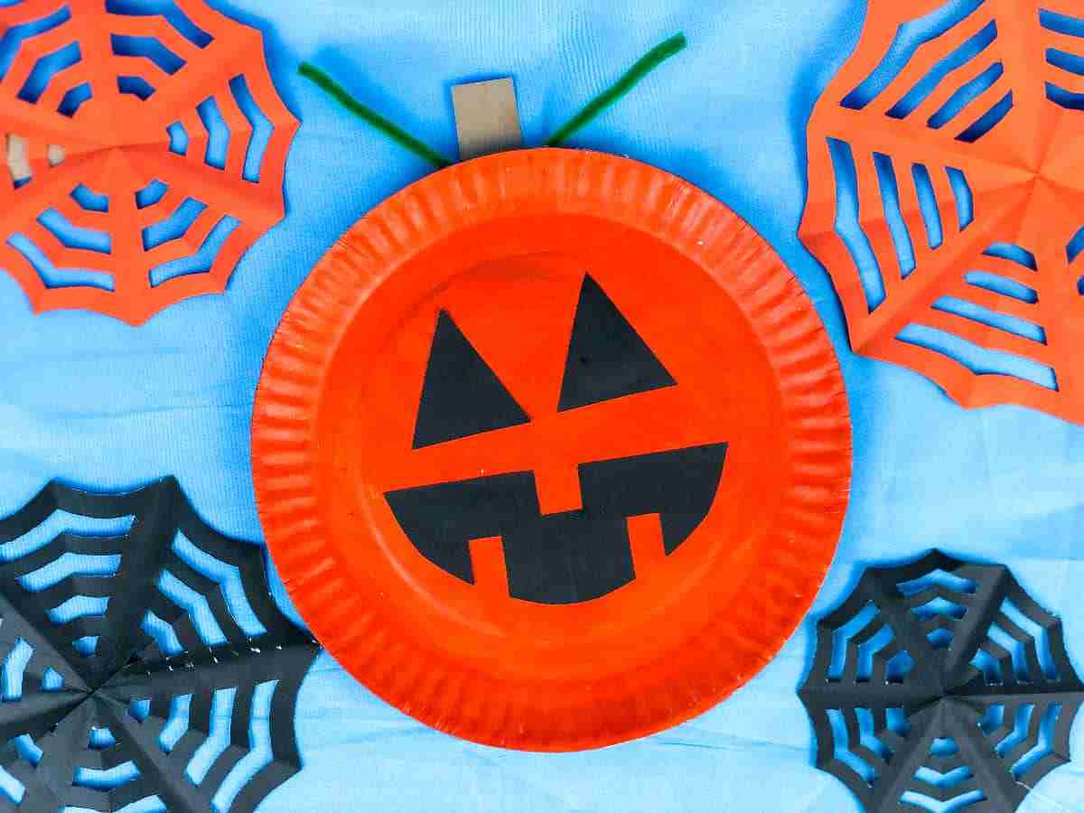 13 Creative Paper Plate Halloween Crafts for Kids